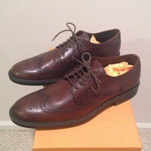 Tod's Leather Wing-Tip Dress Shoes